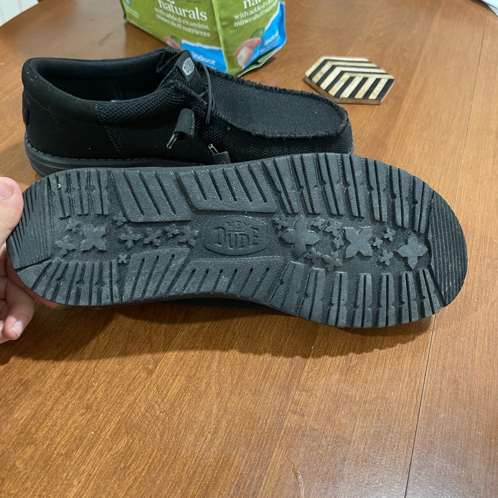 Men’s size 10 Hey Dude’s
